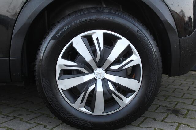 Peugeot e-2008 EV 50 kWh | incl. 12 maanden garantie | Camera | Navi | Cruise | DAB+ | LED | Apple Carplay | Rijstrooksensor | Parkeersensor achter | Regensensor | Origineel NL auto