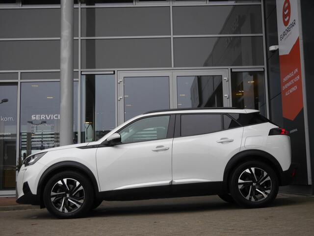 Peugeot e-2008 EV Allure 50 kWh | Adaptive cruise control | Navigatie | Achteruitrijcamera | Lichtmetalen velgen | 3 Fase | Extra getint glas | Keyless start | Stoelverwarming