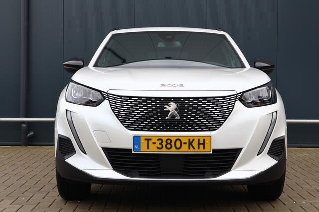 Peugeot e-2008 EV Allure Pack 50 kWh | Nieuwstaat! | 3D I-cockpit | Half Leder | Adaptieve Cruise | Camera | Lichtmetaal | Apple Carplay / Android Auto