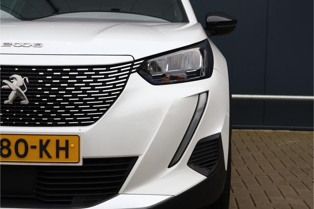 Peugeot e-2008 EV Allure Pack 50 kWh | Nieuwstaat! | 3D I-cockpit | Half Leder | Adaptieve Cruise | Camera | Lichtmetaal | Apple Carplay / Android Auto