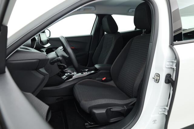 Peugeot e-2008 EV Active 50 kWh | Navi | Apple CarPlay | Cruise | LED | Clima | All Seasons