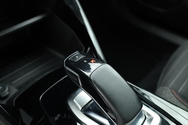 Peugeot e-2008 EV Active 50 kWh | Navi | Apple CarPlay | Cruise | LED | Clima | All Seasons