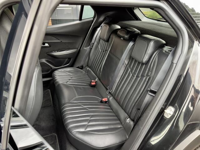 Peugeot e-2008 EV GT 50 kWh 86D.KM! PANODAK LEDER NAVI CAMERA DIGI-DASH APPLE-CARPLAY PARK-ASSIST LED LMV PDC