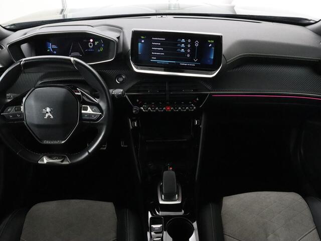 Peugeot e-2008 EV GT 50 kWh | Panoramadak | Stoelverwarming | Adaptive cruise | Leder/Alcantara | Carplay | 18'' | Camera | Navigatie | Dodehoek detectie