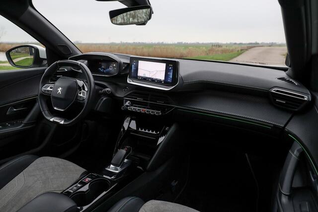 Peugeot e-2008 EV GT 50 kWh 3 Fase ? Pano ? ACC ? LED