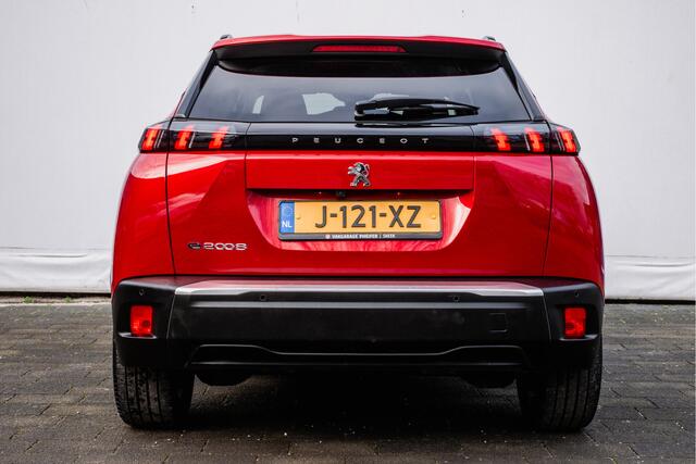 Peugeot e-2008 EV Allure 50 kWh 3-Fase/ Navigatie/ Stoelverwarming/ Camera/ Carplay/ 18" Lmv