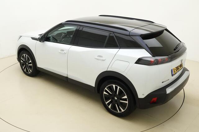 Peugeot e-2008 EV GT Pack 50 kWh Leer/alcantara | stoelverwarming | Navigatie | Camera