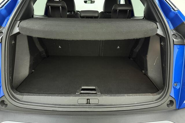 Peugeot e-2008 EV GT 50 kWh | Leer Alcantara | Stoelverwarming | Panoramadak |