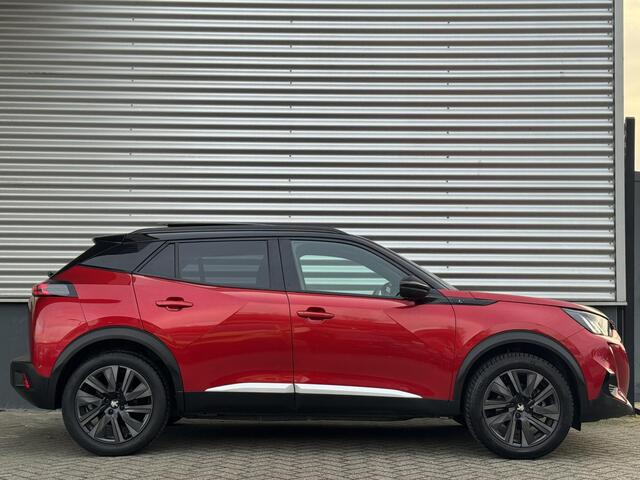 Peugeot e-2008 GT Pack 50kWh EV 136pk AUTOMAAT | SCHUIF/KANTELDAK | ALCANTARA | STOELVERW. | NAVI | KEYLESS | CAMERA | 18" 'EVISSA' | ADAPTIVE CRUISE