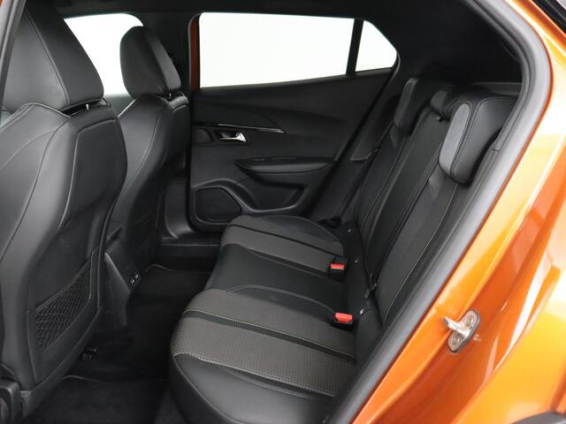 Peugeot e-2008 EV GT 50 kWh | SOH 98% | Carplay | Half leder | Camera | Digital Cockpit | Full LED | Cruise control | Climate control | Bluetooth