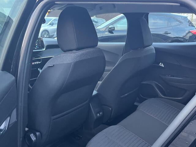 Peugeot e-2008 EV Active Pack 50 kWh SOH 91% | 3-FASE OPLADER | CAMERA | COMPLEET ONDERHOUDEN | RIJKLAAR | INCLUSIEF 12 MND BOVAG GARANTIE