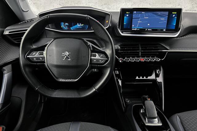 Peugeot e-2008 EV Allure 50 kWh | Half leder | LED | Camera | Digitaal display