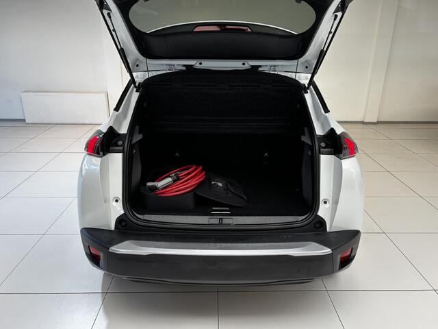 Peugeot e-2008 EV Allure Pack 50 kWh Allseason | Navigatie | Achteruitrijcamera |