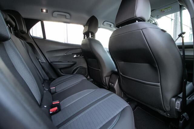 Peugeot e-2008 EV Allure Pack 50 kWh | SOH 93% | 3 fase lader |