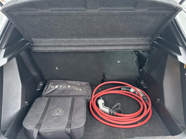 Peugeot e-2008 EV Active Pack 50 kWh Automaat Carplay / Full LED / Camera