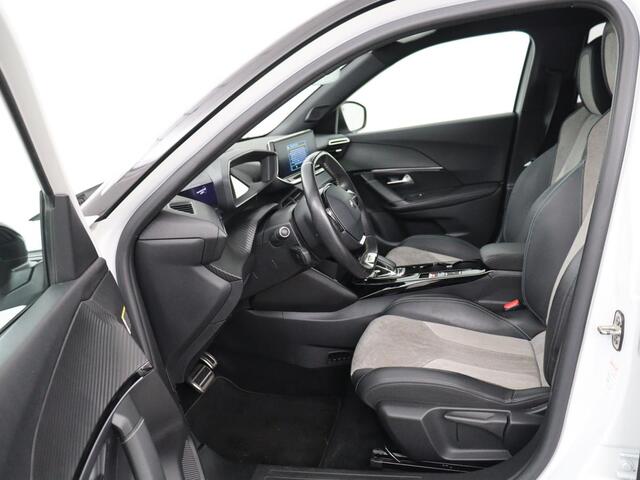 Peugeot e-2008 EV GT 50 kWh | SOH 91% | 3 Fase | Stoelverwarming | Leder/Alcantara | Adaptive cruise | Keyless | Navigatie | Carplay | Full LED