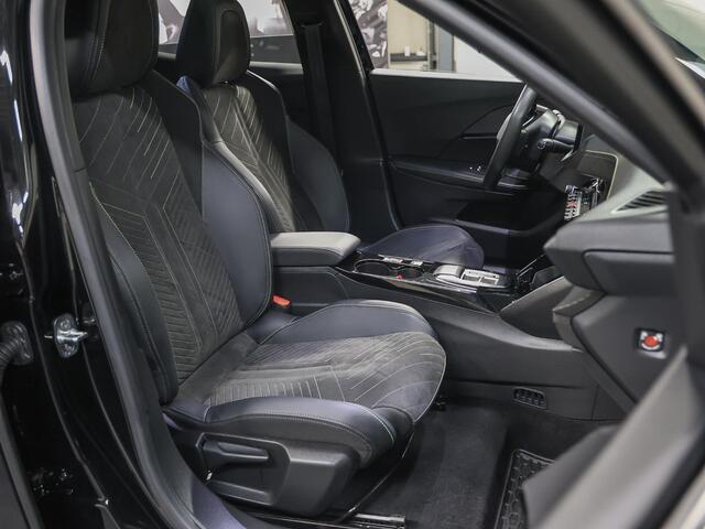 Peugeot e-2008 EV GT 54 kWh 156PK | 1ste eigenaar | 3 FASE | AppleCarplay/Android Auto | Schuifkanteldak | Alcantara/LEER | 18"LMV | AUTOMAAT | Keyless | Adaptive Cruise Control | Climate Control | 360'Camera | FULL LED | Sfeerverlichting | Isofix | Privacy Glass |