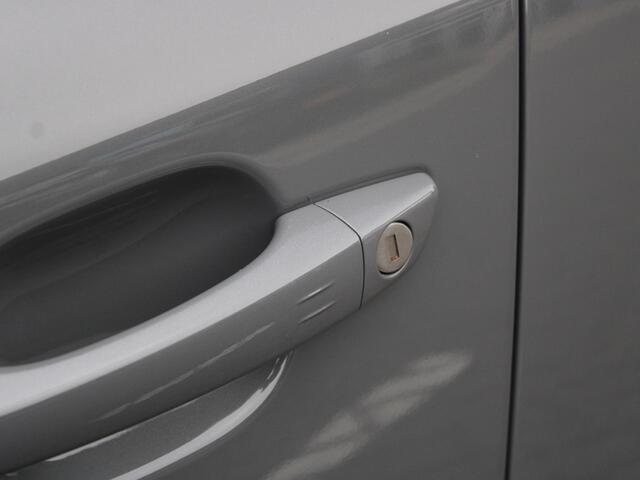 Peugeot e-2008 GT Avantage 54 kWh 156PK Automaat Incl. Batterijtest, Navigatie, Rondomzichtcamera, Keyless, Parkeersensoren, Camera 360, Dodehoek detectie