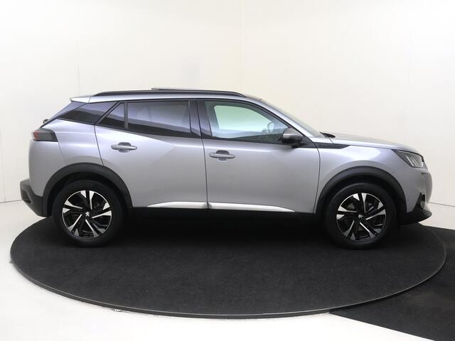 Peugeot e-2008 EV Allure 50 kWh | Automaat | navigatiesysteem full map |airco automatisch | Apple Carplay/Android Auto | cruise control | kunstlederen/stof bekleding | LED koplampen | lichtmetalen velgen 17" |