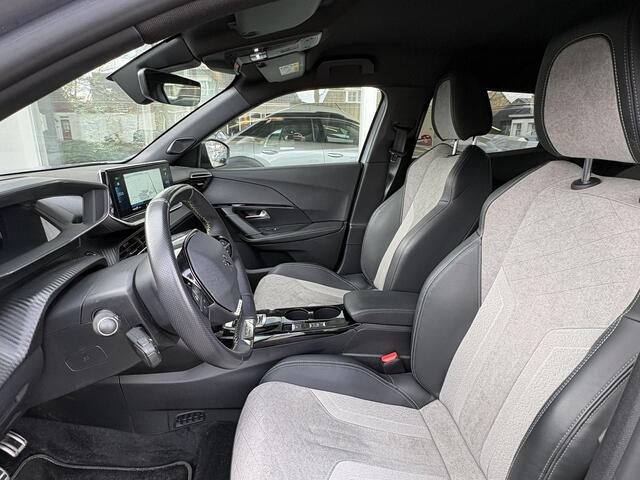 Peugeot e-2008 EV GT 50 kWh | Adaptieve Cruise Control | Navi | Achteruitrijcamera | 3D Cockpit | Full LED | Stoelverwarming | Alcantara bekleding | Apple Carplay/Android Auto