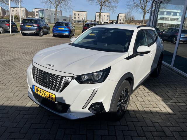 Peugeot e-2008 EV Allure Pack 50 kWh LMV / Stoelverwarming / Led / Clima / camera