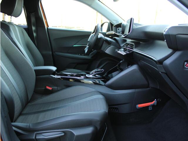 Peugeot e-2008 EV Allure Pack 50 kWh | Navi / Camera / Climate