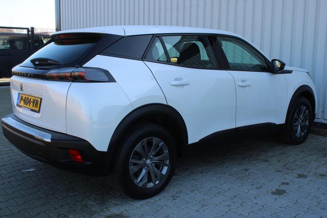 Peugeot e-2008 EV Active Pack 50 kWh | Incl. 12 maanden garantie | Cruise control | Rijstrook assistent | Climate control | Apple carplay/Andriod auto | DAB radio | Navigatie | Afneembare trekhaak