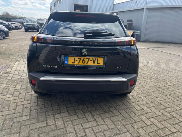 Peugeot e-2008 EV GT 50 kWh