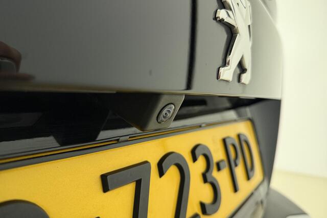 Peugeot e-2008 EV Allure Pack 50 kWh 136 pk| Navigatie | 3d i-Cockpit | Stoelverwarming | Camera achter | Cruise Control