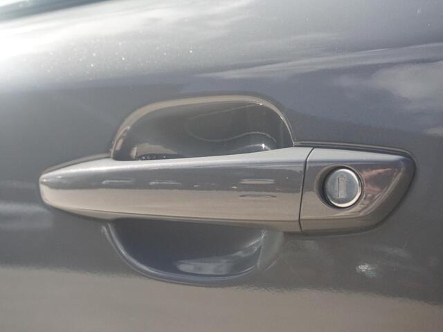 Peugeot e-2008 EV GT 54 kWh Keyless entry