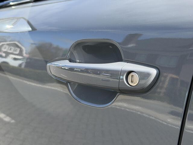 Peugeot e-2008 GT 50 kWh 136PK Navigatie, Rondomzichtcamera, Keyless, Parkeersensoren, Apple Carplay, Android Auto