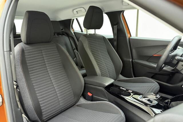Peugeot e-2008 EV Active 50 kWh Apple carplay/Android auto | Automatische airco | Cruise control | Stuurwiel multifunctioneel |