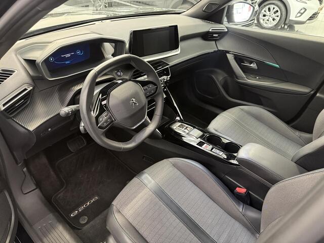Peugeot e-2008 EV Allure 50 kWh Carplay / Climate / Stoelverwarming / Bovag garantie