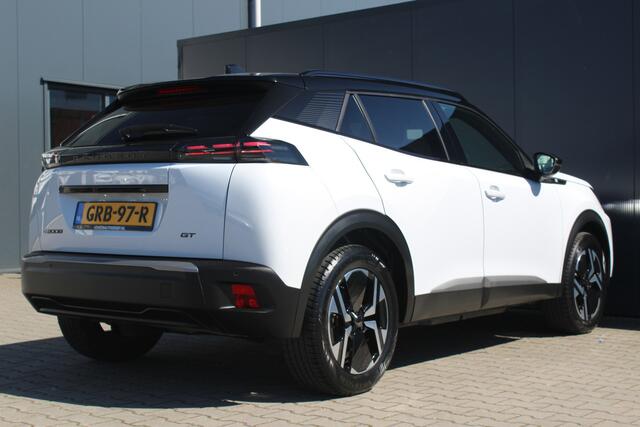 Peugeot e-2008 EV GT 54 kWh | Incl. 12 maanden garantie | SOH 97% | Warmtepomp | Achteruitrijcamera | Parkeersensoren | Apple carplay/Android auto | Cruise control | Climate control | Navigatie | Airco | Lichtmetalen velgen