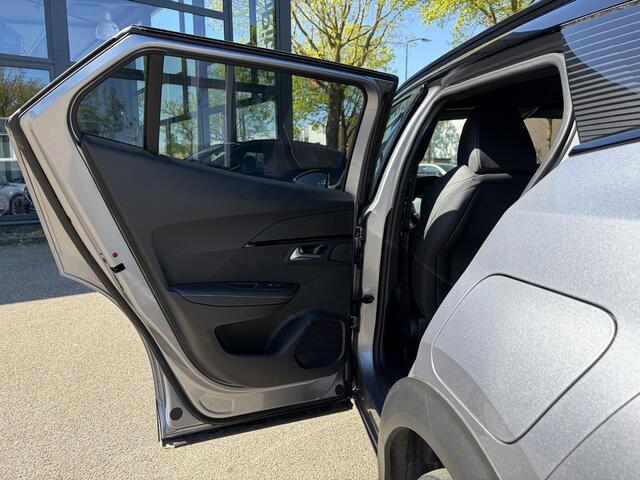 Peugeot e-2008 GT WARMTEPOMP| SOH 96% | ACHTERUITRIJCAMERA| RIJSTROOK-ASSISTENT| APPLE CARPLAY/ ANDROID AUTO| FABRIEKSGARANTIE PEUGEOT TOT 01-2027| 19.440KM!|