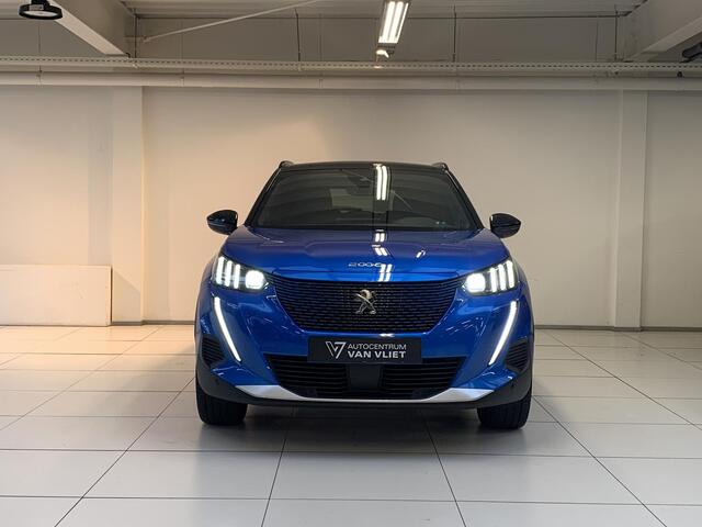 Peugeot e-2008 EV GT 50kWh 136pk 3-FASE SOH 99,8% | Alcantara | Navigatie | Elektrisch bedienbare bestuurdersstoel | Stoelverwarming | Warmtepomp | Achteruitrijcamera