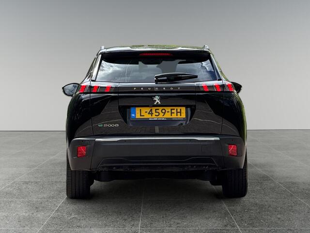 Peugeot e-2008 Allure Pack EV 3-FASEN 50kWh 136pk | 3D i-COCKPIT® | NAVI | CAMERA | 17'' LM | APPLE CARPLAY / ANDROID AUTO | KEYLESS START
