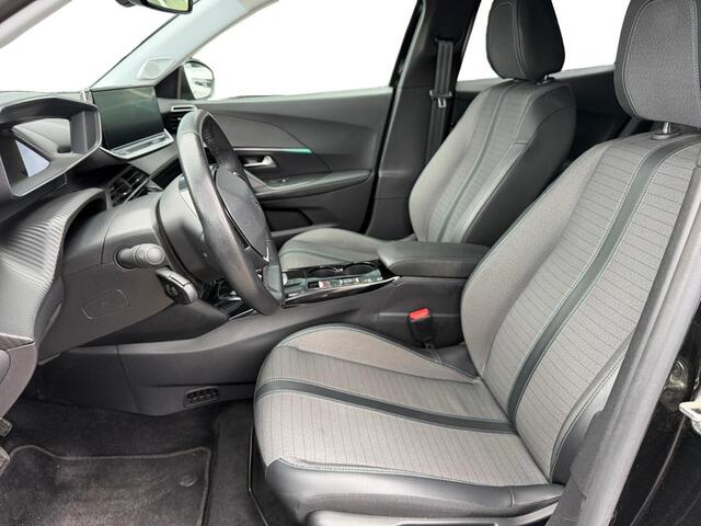 Peugeot e-2008 Allure Pack EV 3-FASEN 50kWh 136pk | 3D i-COCKPIT® | NAVI | CAMERA | 17'' LM | APPLE CARPLAY / ANDROID AUTO | KEYLESS START