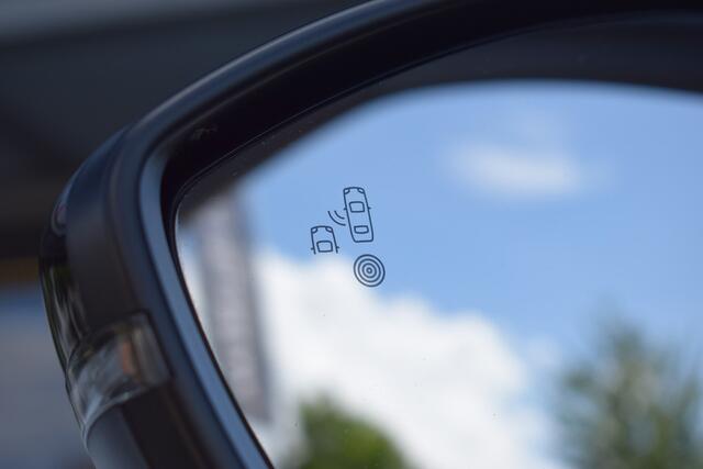 Peugeot e-2008 EV GT 50 kWh | 360° Camera | Climate + Cruise Control | Stoelverwarming | Navigatie |