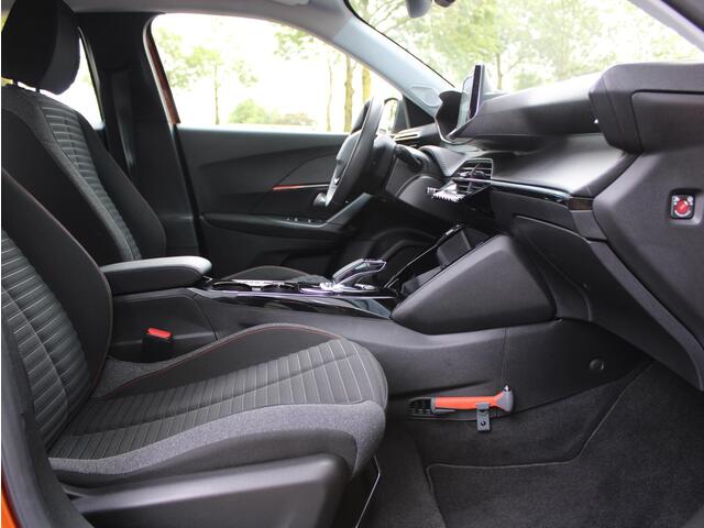 Peugeot e-2008 EV Active Pack 50 kWh | Navi / Camera / Airco