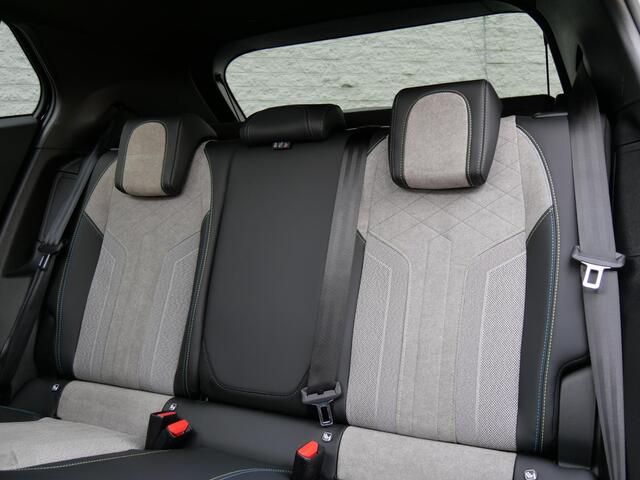Peugeot e-2008 EV 50 kWh GT PACK/ PANORAMADAK/ ADAPTIVE CRUISE/ BLIND SPOT/ SOH 93%