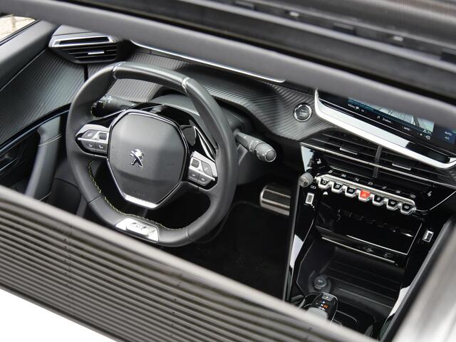 Peugeot e-2008 EV 50 kWh GT PACK/ PANORAMADAK/ ADAPTIVE CRUISE/ BLIND SPOT/ SOH 93%