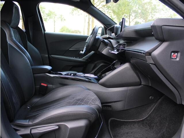 Peugeot e-2008 EV GT Pack 50 kWh | Navi / Camera / Climate