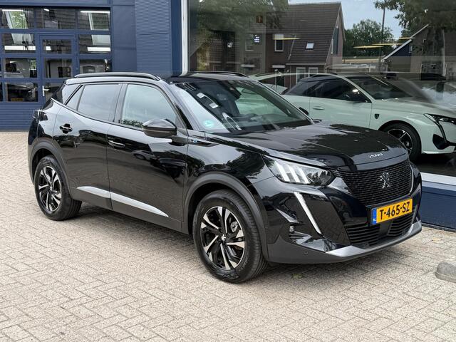Peugeot e-2008 EV GT | Volledig Elektrisch | Automaat | 3 Fase Lader | Volledig Nappa Lederen Bekleding | Navigatie | Adaptieve Cruise Control | 3D i-Cockpit | Camera | Climate Control | Stoelverwarming | Full LED Koplampen | Keyless Entry | Dode Hoek Detectie | 17" Lic