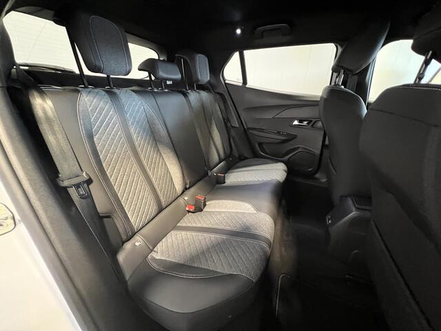 Peugeot e-2008 EV Allure Avantage 54 kWh | Android/Apple Carplay | LM Velgen 17" | PDC Voor en Achter | Cruise Control | Bluetooth | DAB | Airco |