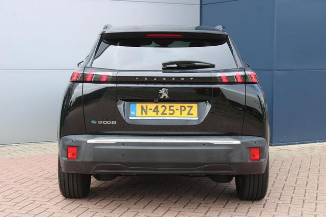 Peugeot e-2008 EV Allure 50 kWh ACHTERUITRIJCAMERA - CARPLAY - SOH 91,8%