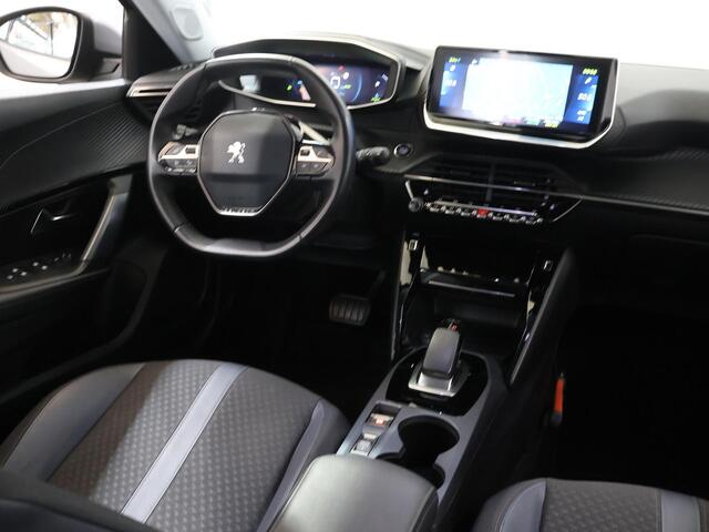 Peugeot e-2008 EV Allure 50 kWh | SOH 91% | Digitaal Dashboard | Navigatie | Apple CarPlay/Android Auto | Camera | DAB | Stoelverwarming | Adaptieve Cruise Control | 3-Fase |