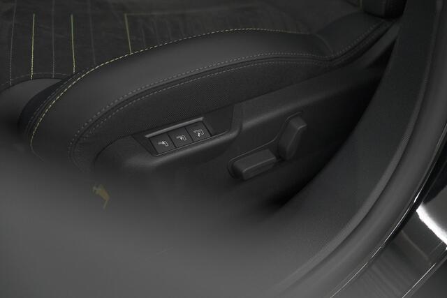 Peugeot e-2008 EV GT 54 kWh | 11 KW Lader | Warmtepomp | Camera | Alcantara Pakket | Stoelmassage