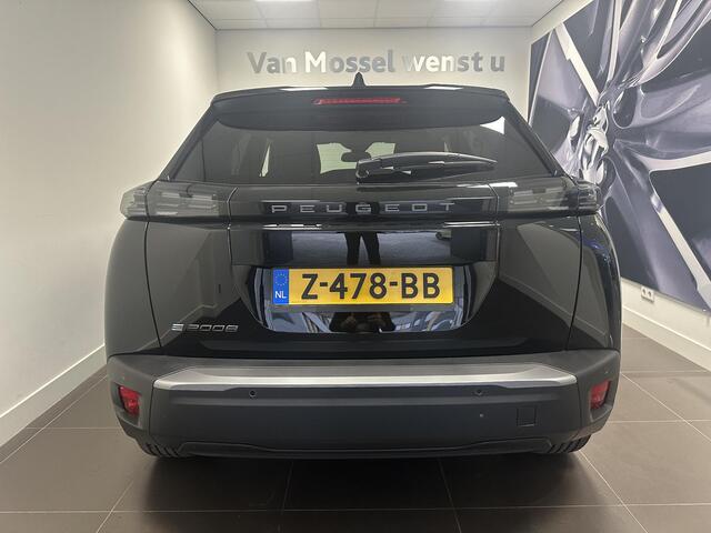 Peugeot e-2008 EV Allure 54 kWh | Climate control | Apple Carplay/Android Auto | Long Range!