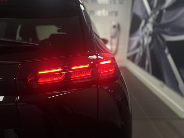 Peugeot e-2008 EV Allure 54 kWh | Climate control | Apple Carplay/Android Auto | Long Range!